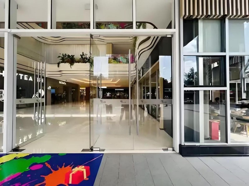 shopping mall